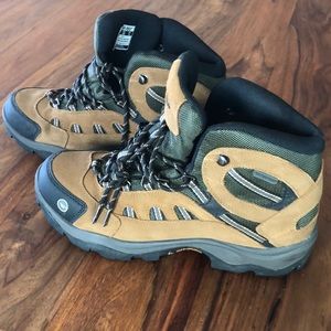 M-12 Hi-Tec hiking boots 🥾